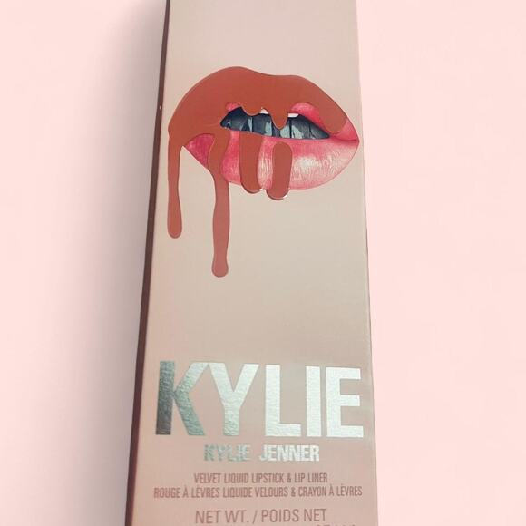 💋 Kylie Jenner Velvet Lip Kit — Liquid Lipstick & Lip Liner 💋 - Picture 1 of 1